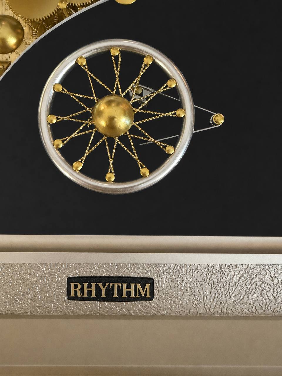 Vintage Rhythm Quartz Wall Clock - Image 3